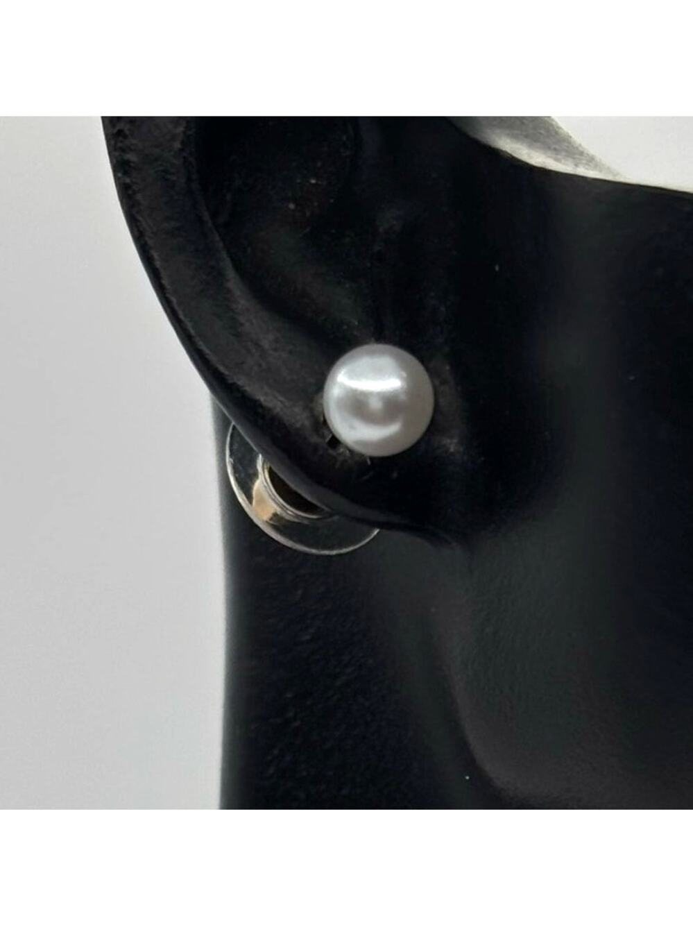 Silver Pearl Earrings